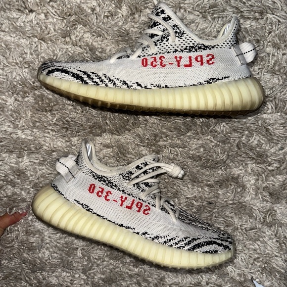 Adidas Yeezy Boost 350 V2 White Black Red - Picture 1 of 3